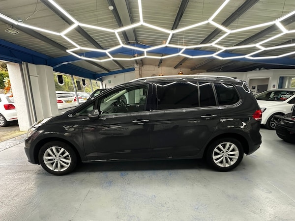Used Volkswagen Touran 2017 for sale - 76253003: Photo 9