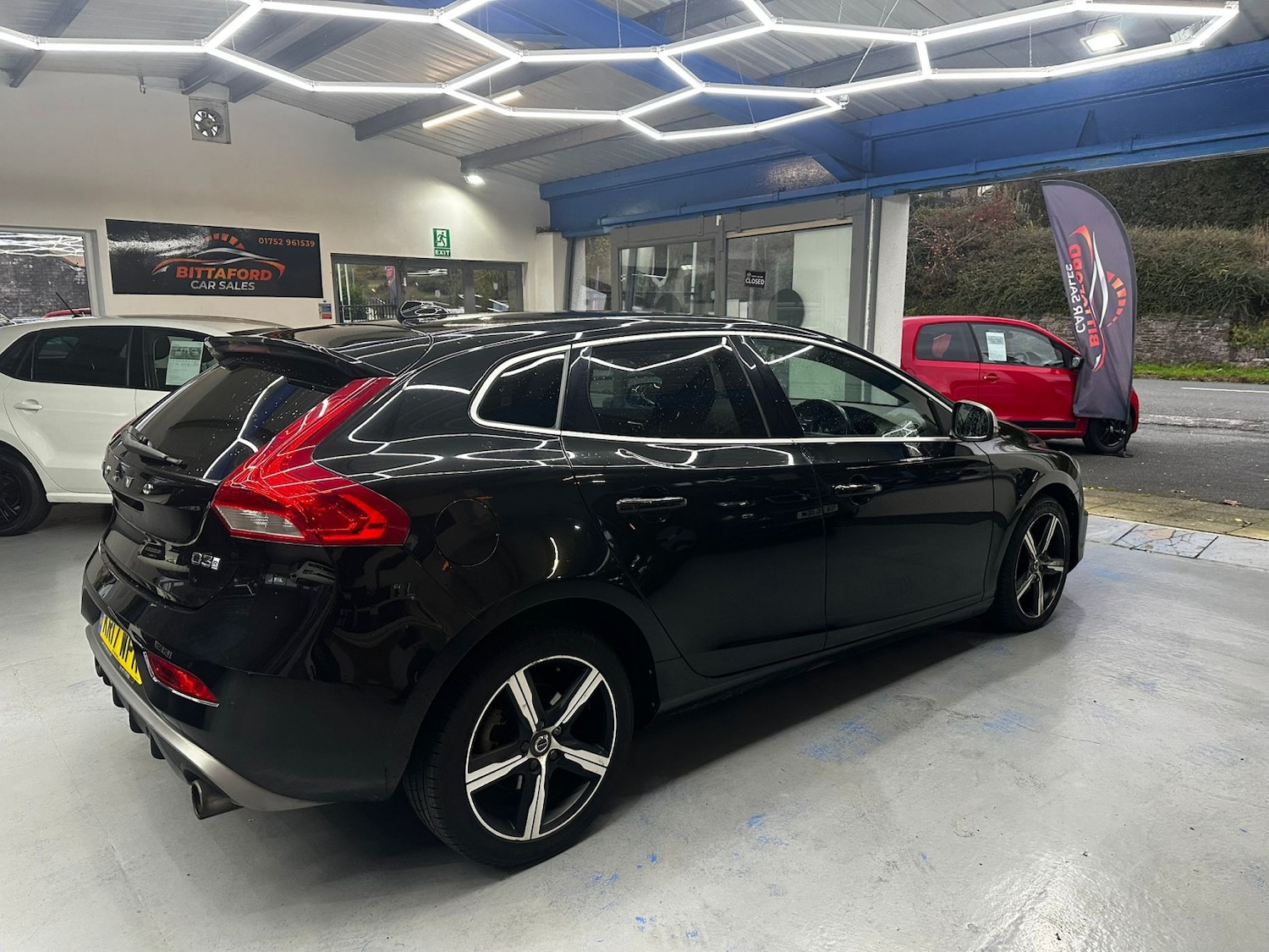 Used Volvo V40 2017 for sale - 77465667: Photo 4