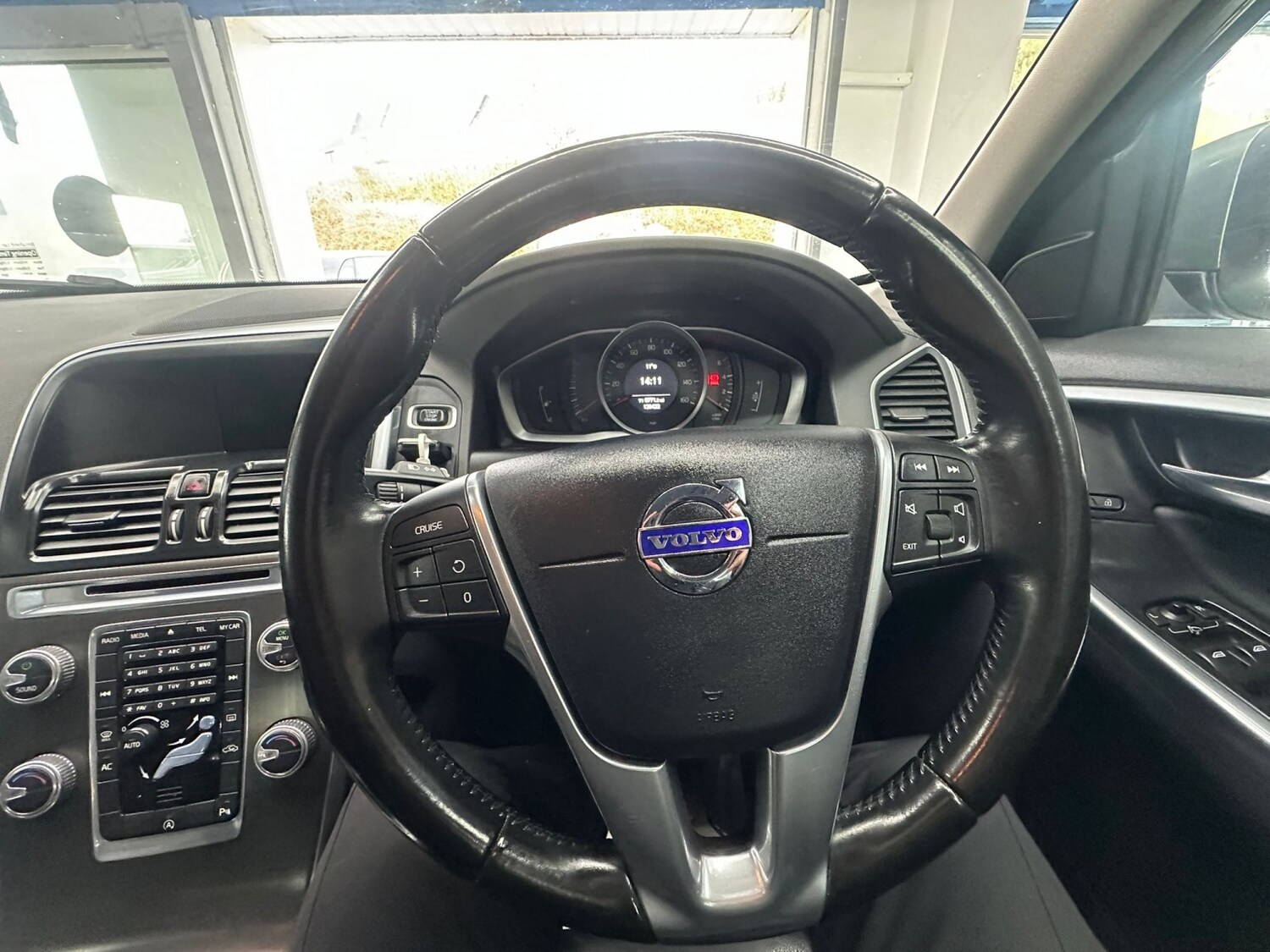 Used Volvo XC60 2015 for sale - 78125220: Photo 11