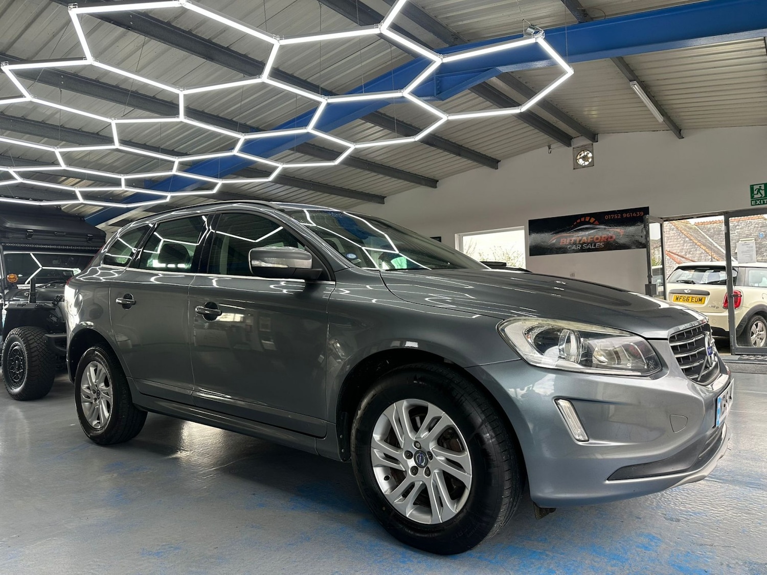 Used Volvo XC60 2015 for sale - 78125220: Photo 2