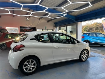 Used Peugeot 208 2016 for sale - 77938148: Photo
