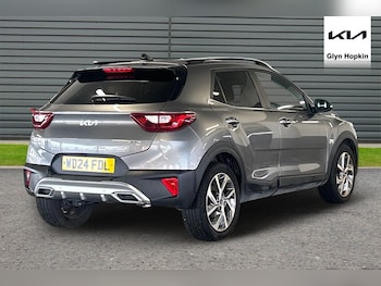 Used Kia Stonic 2024 for sale - 76112363: Photo