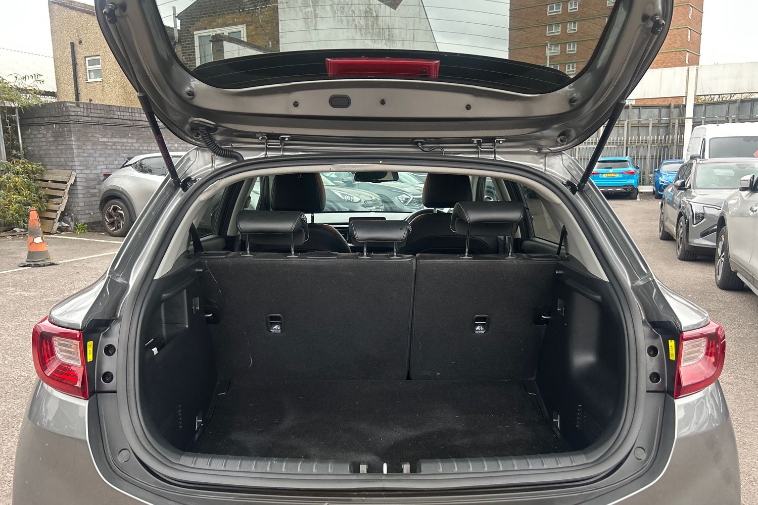 Used Kia Stonic 2024 for sale - 76390080: Photo 24