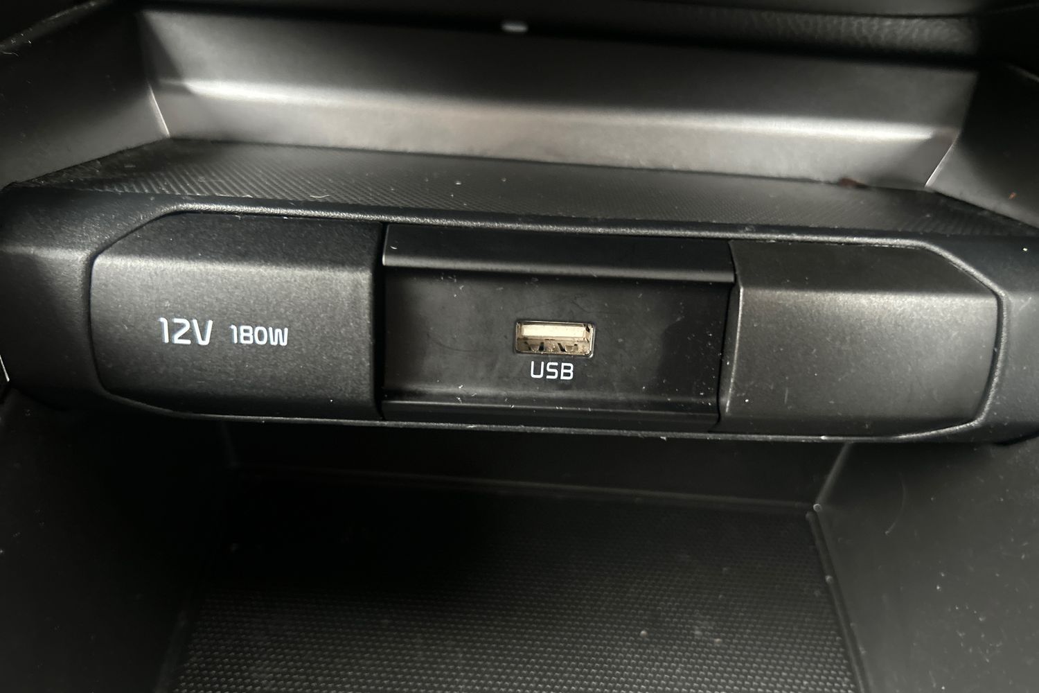 Used Kia Stonic 2024 for sale - 76390080: Photo 28