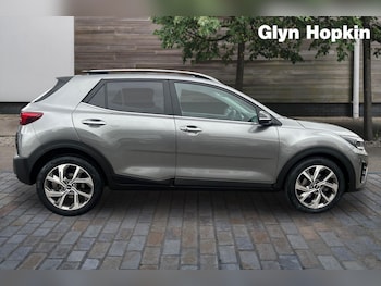 Used Kia Stonic 2024 for sale - 76390080: Photo