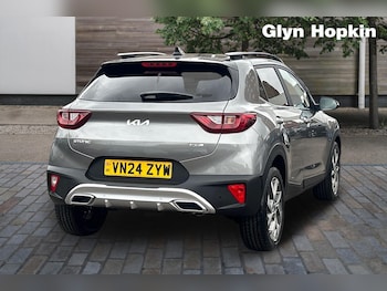 Used Kia Stonic 2024 for sale - 76390080: Photo