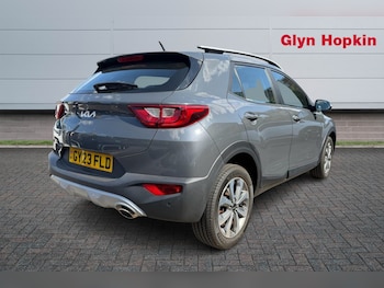 Used Kia Stonic 2023 for sale - 78936540: Photo