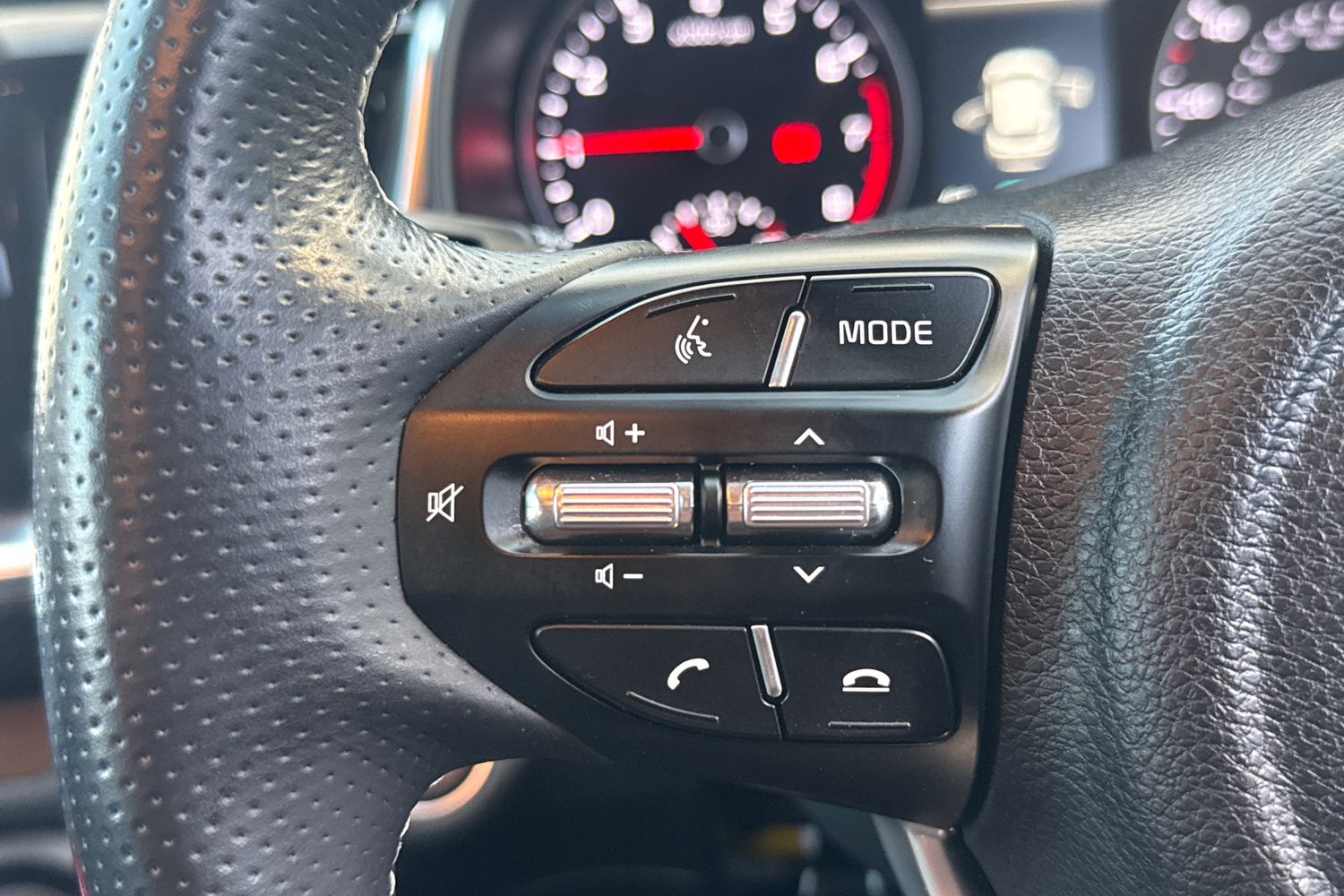 Used Kia Stonic 2023 for sale - 77256472: Photo 21