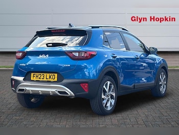 Used Kia Stonic 2023 for sale - 79140401: Photo
