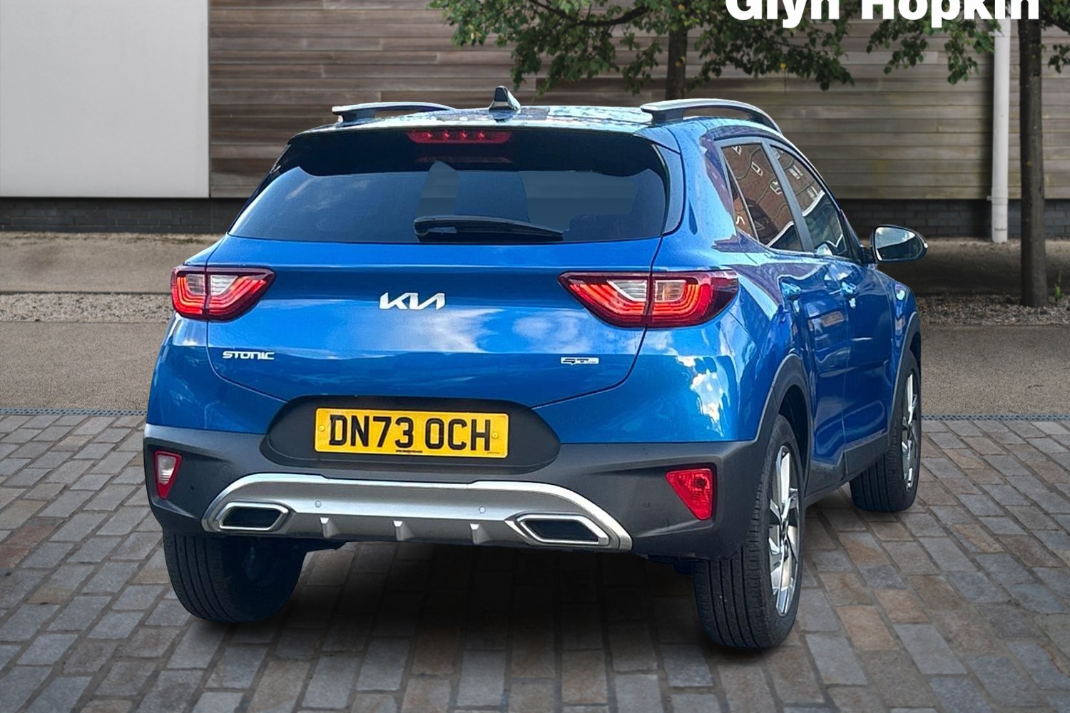 Used Kia Stonic 2024 for sale - 76709460: Photo 3