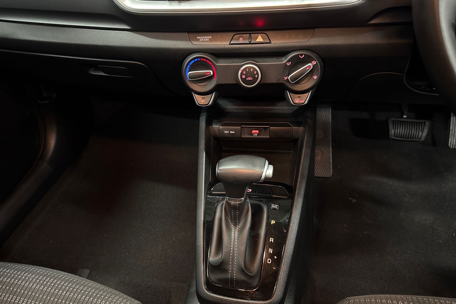 Used Kia Stonic 2023 for sale - 78172542: Photo 14