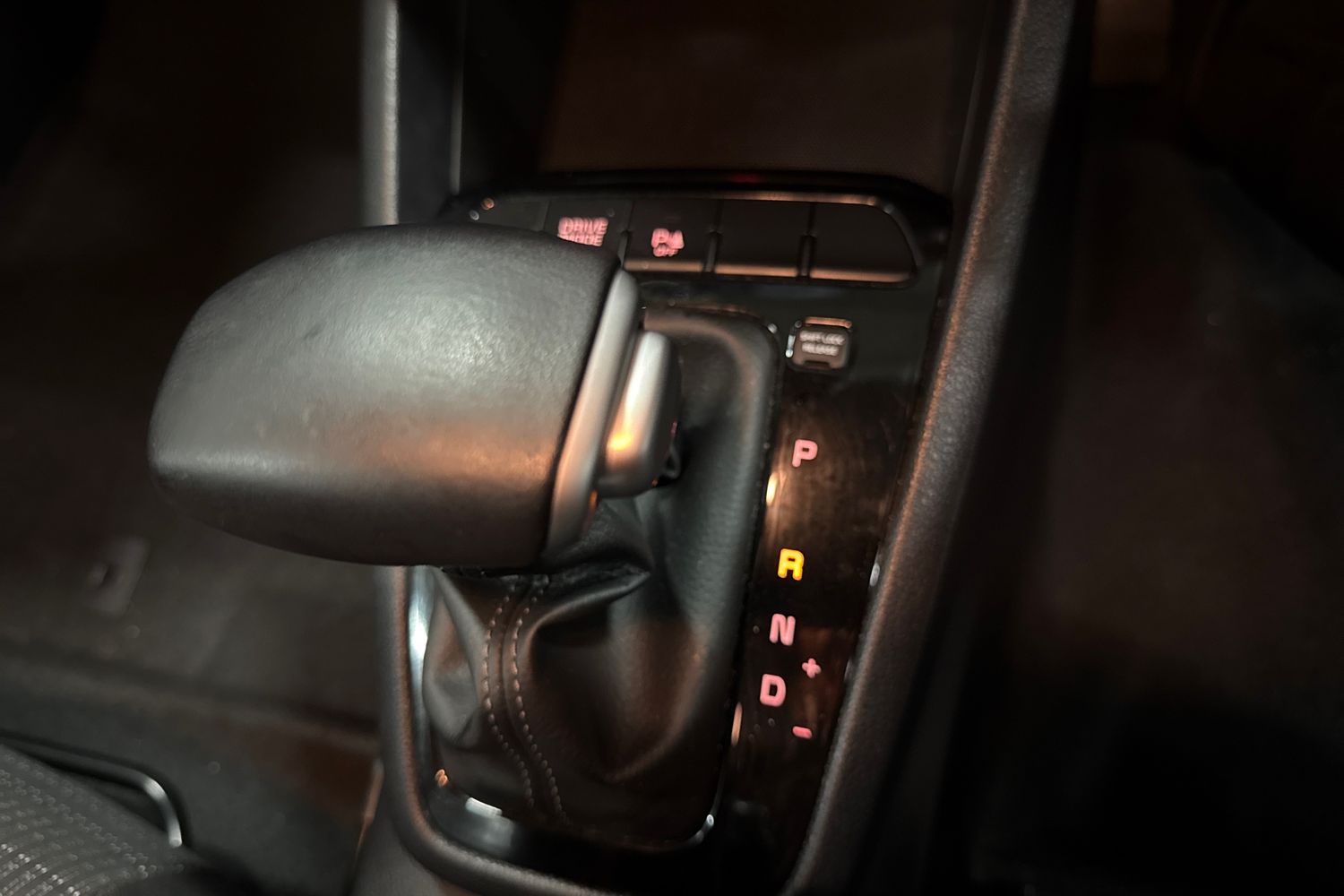 Used Kia Stonic 2023 for sale - 78172542: Photo 19