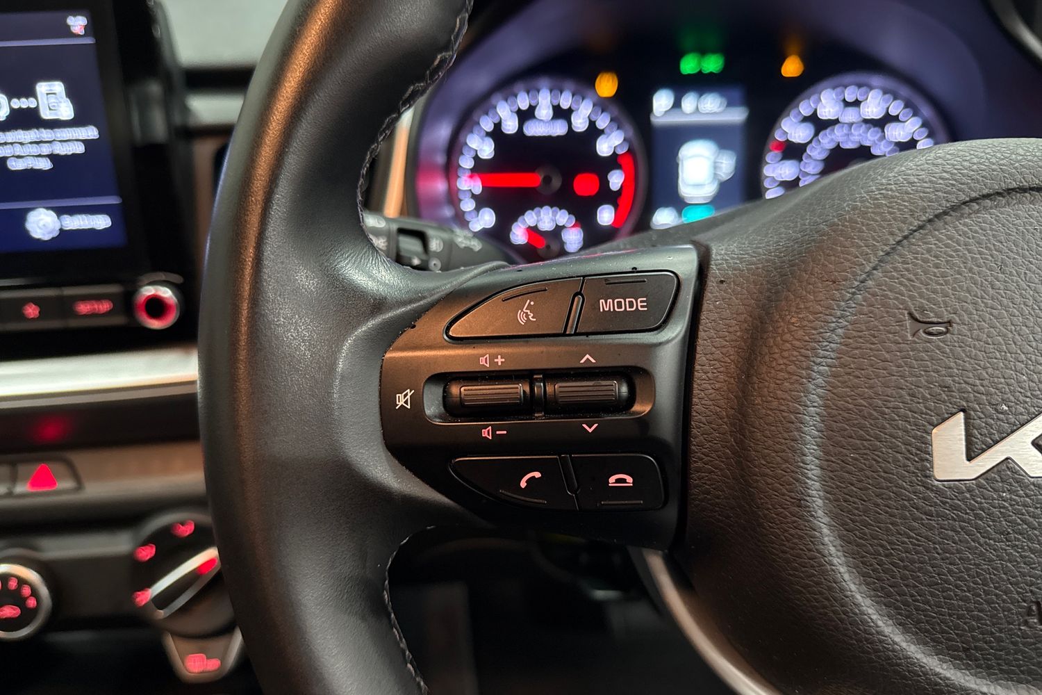 Used Kia Stonic 2023 for sale - 78172542: Photo 21