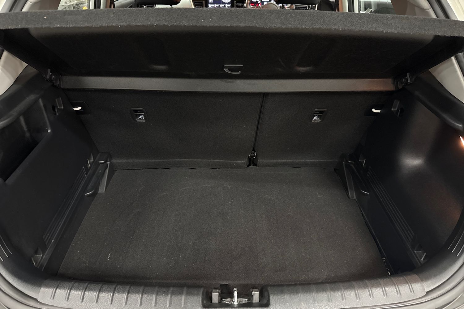 Used Kia Stonic 2023 for sale - 78172542: Photo 24