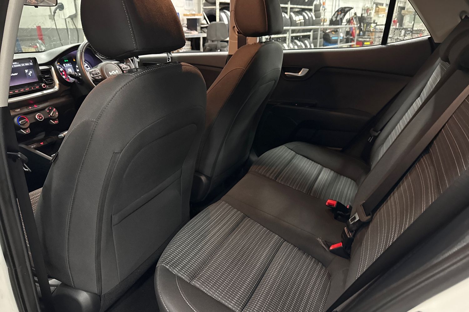 Used Kia Stonic 2023 for sale - 78172542: Photo 30