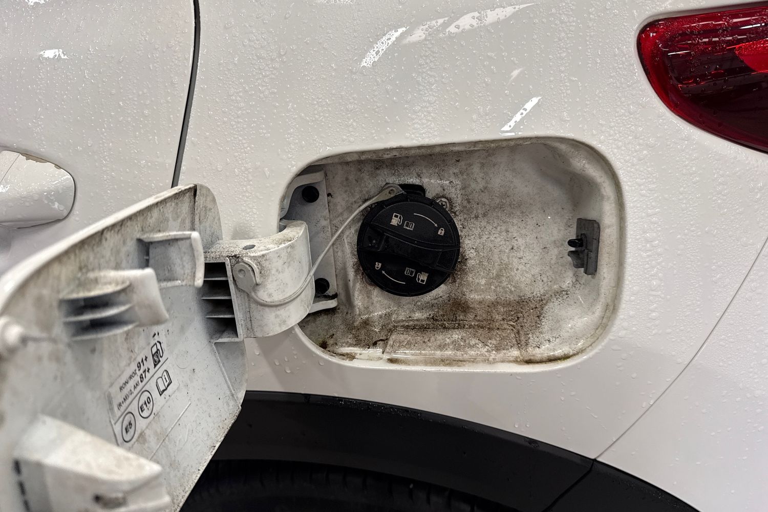 Used Kia Stonic 2023 for sale - 78172542: Photo 33