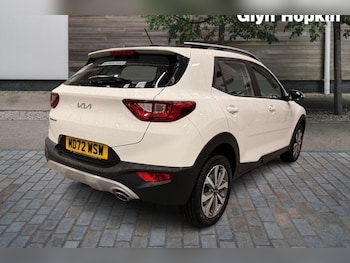 Used Kia Stonic 2023 for sale - 78172542: Photo