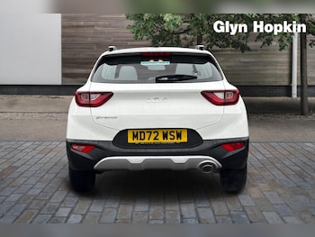 Used Kia Stonic 2023 for sale - 78172542: Photo