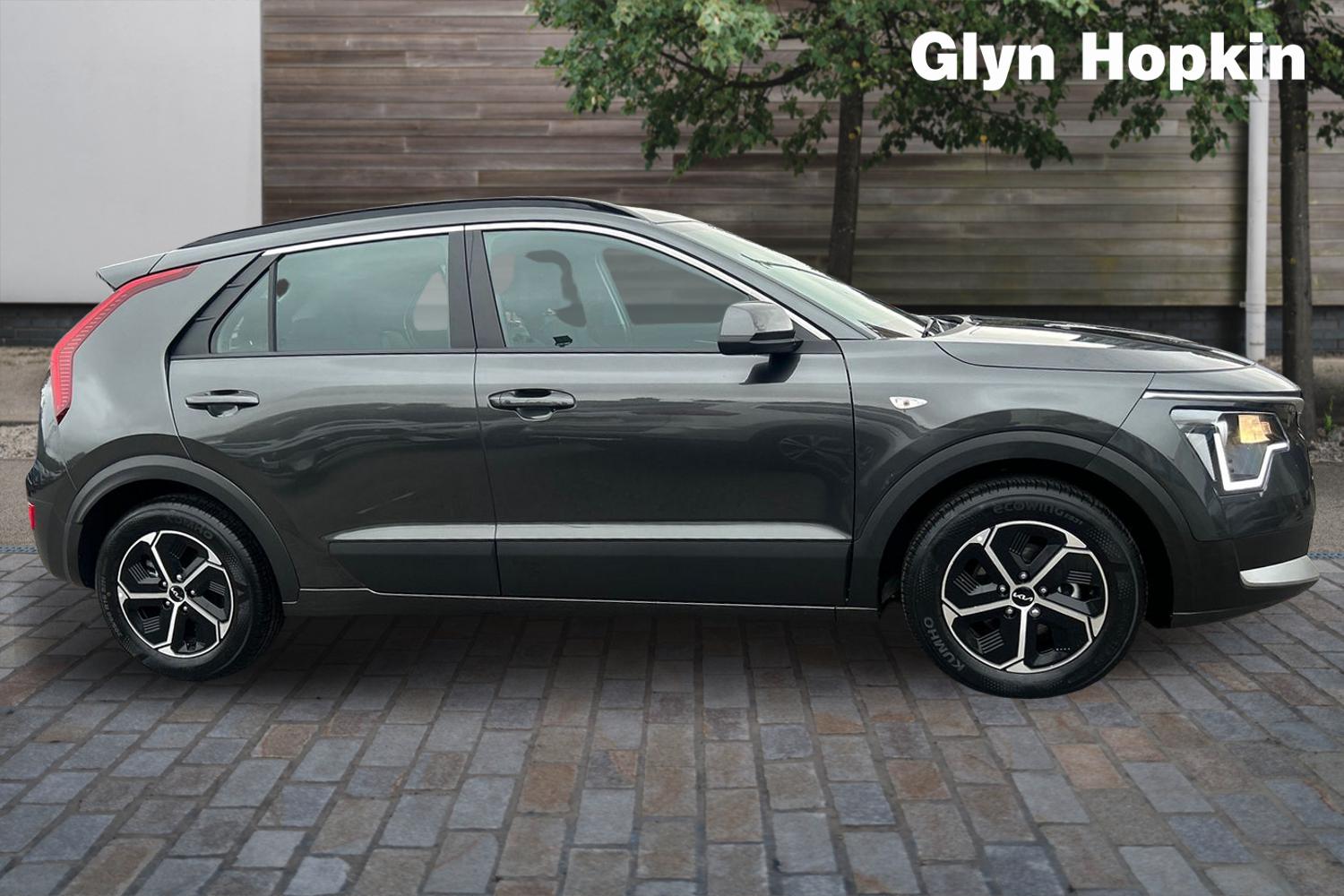 Used Kia Niro 2024 for sale - 76452197: Photo 2