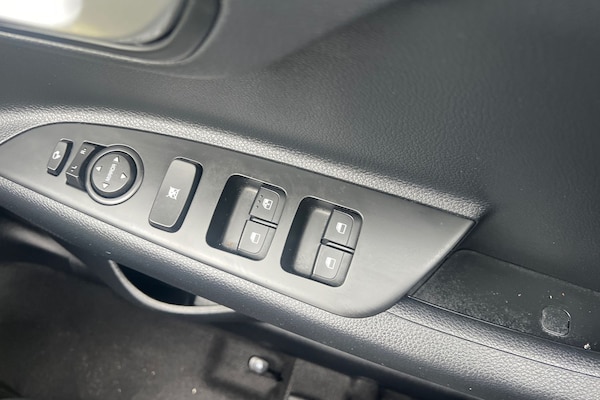Used Kia Stonic 2023 for sale - 75469806: Photo 16