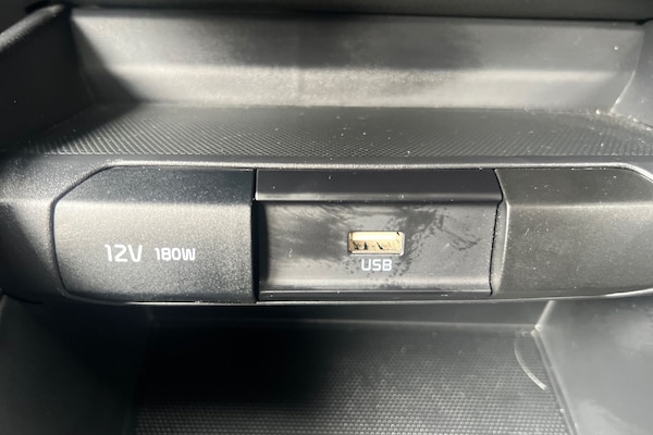 Used Kia Stonic 2023 for sale - 75469806: Photo 27