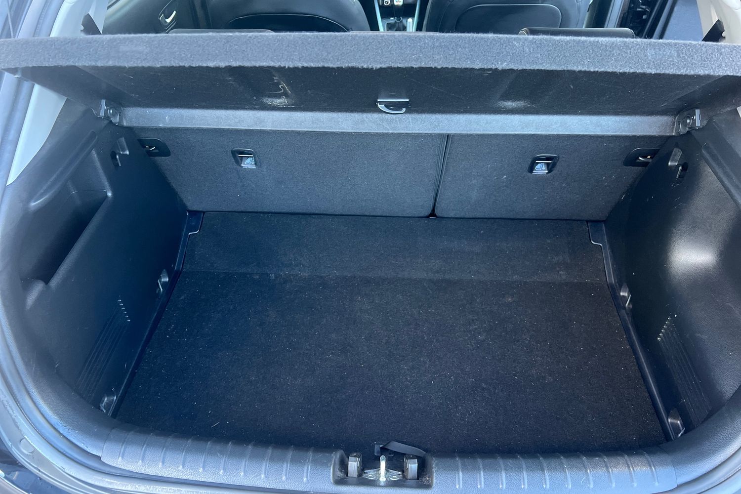 Used Kia Stonic 2022 for sale - 76390189: Photo 24