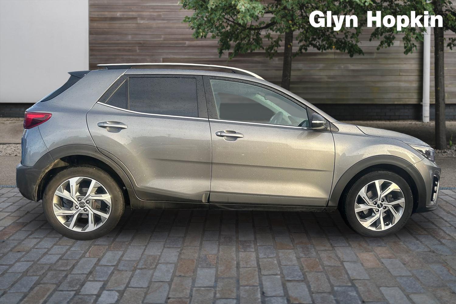 Used Kia Stonic 2024 for sale - 77106044: Photo 2