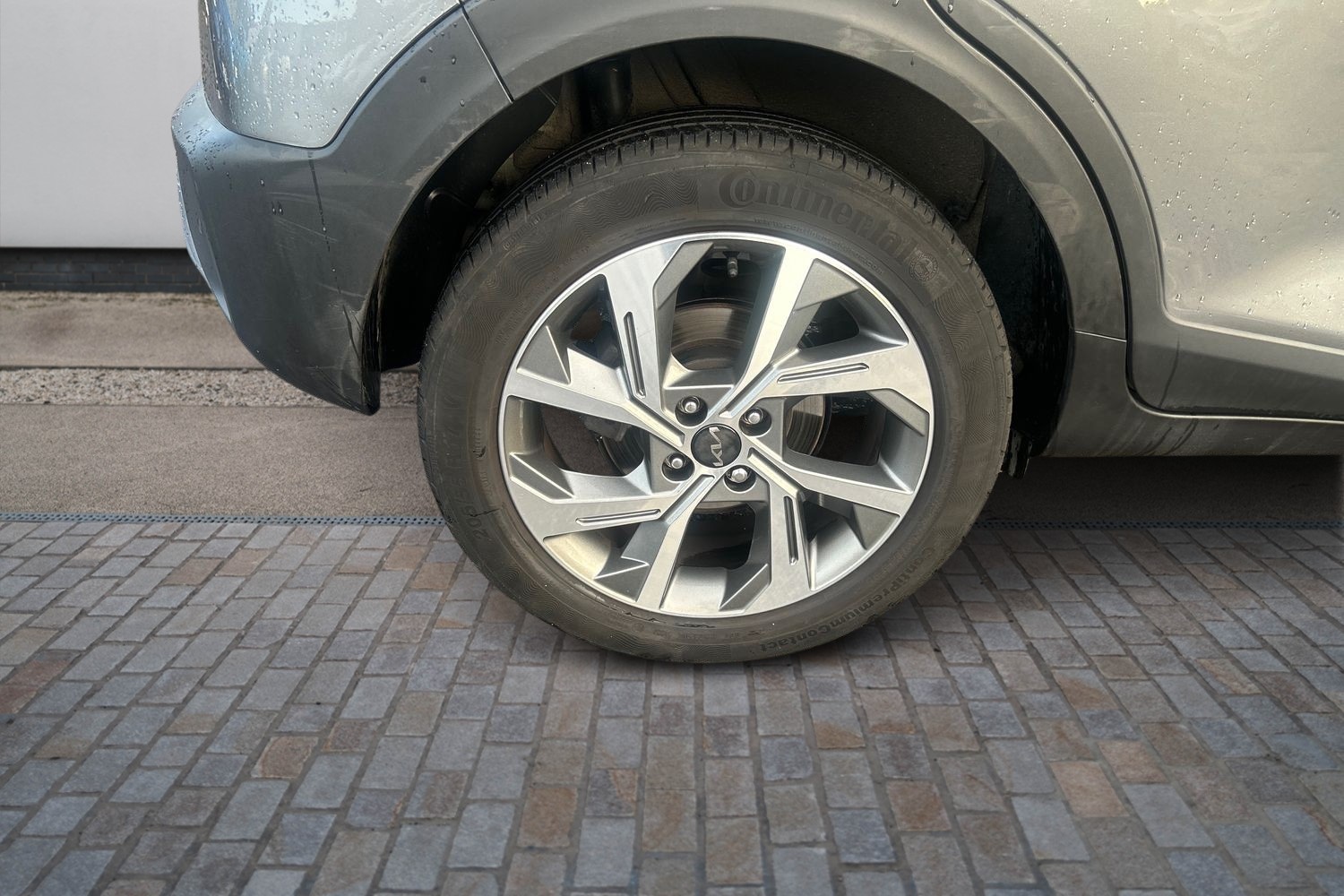 Used Kia Stonic 2024 for sale - 77106044: Photo 9