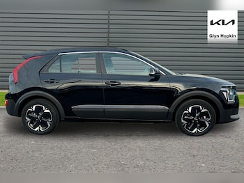 Used Kia Niro 2023 for sale - 76037800: Photo