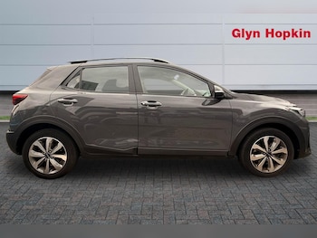 Used Kia Stonic 2023 for sale - 78499308: Photo
