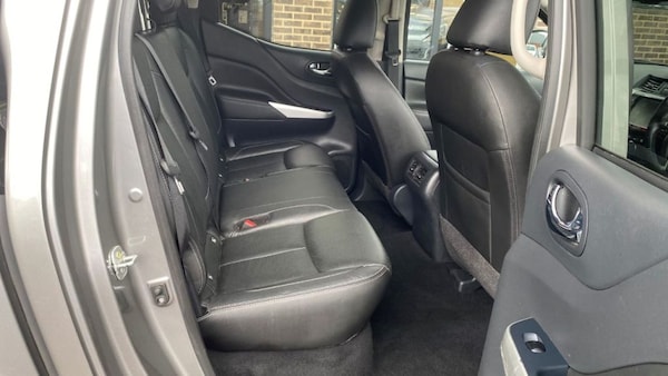 Used Nissan Navara 2020 for sale - 75689604: Photo 9