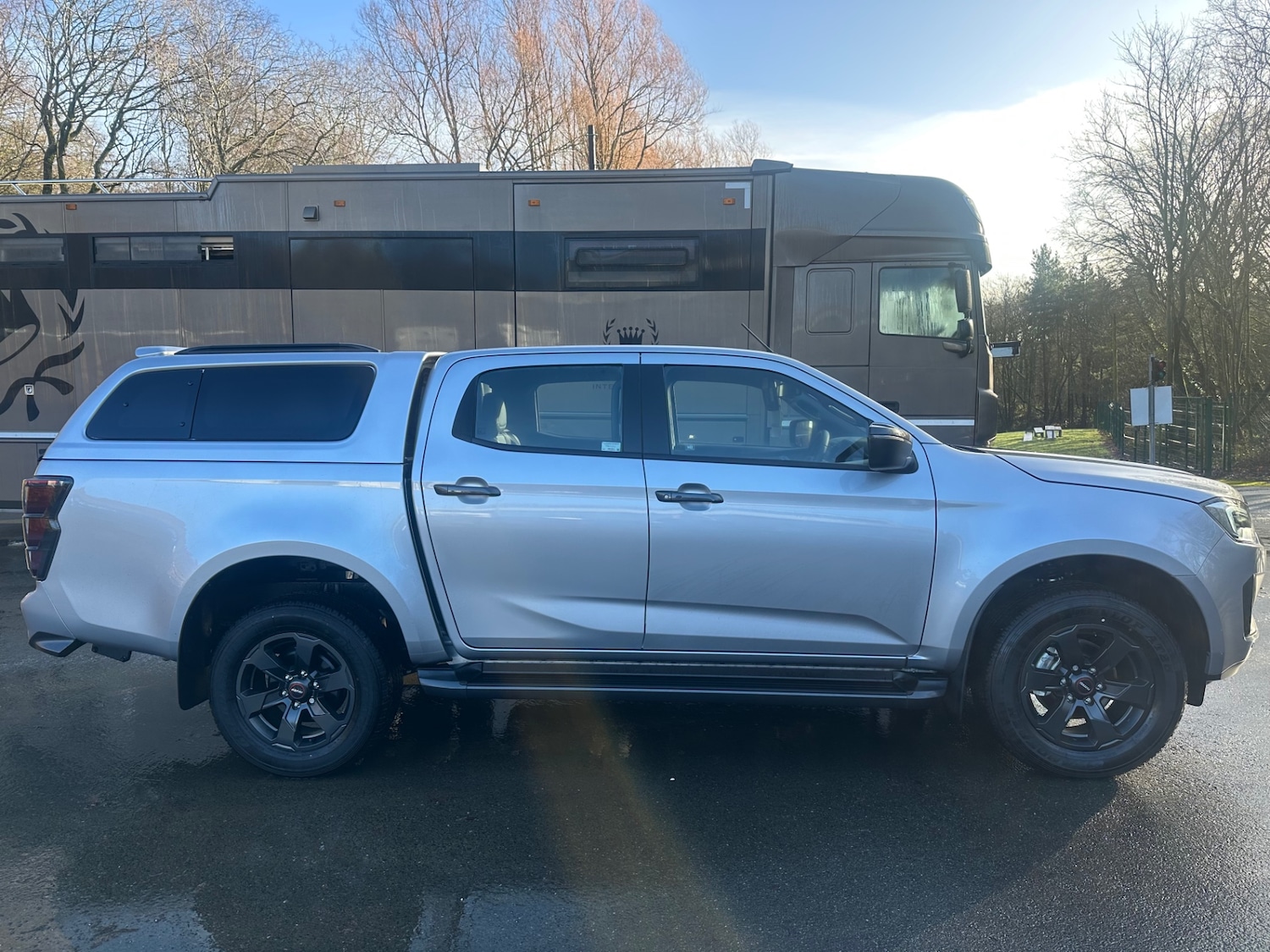 Used Isuzu D-Max 2025 for sale - 77336637: Photo 2