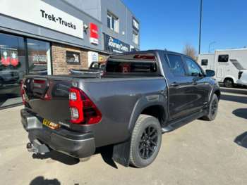 Used Toyota Hilux 2023 for sale - 74301245: Photo