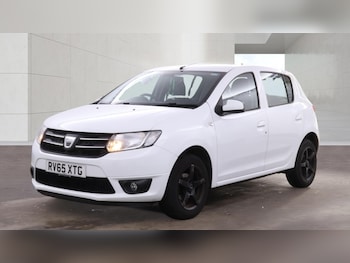 Used Dacia Sandero 2015 for sale - 78593047: Photo