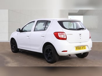 Used Dacia Sandero 2015 for sale - 78593047: Photo