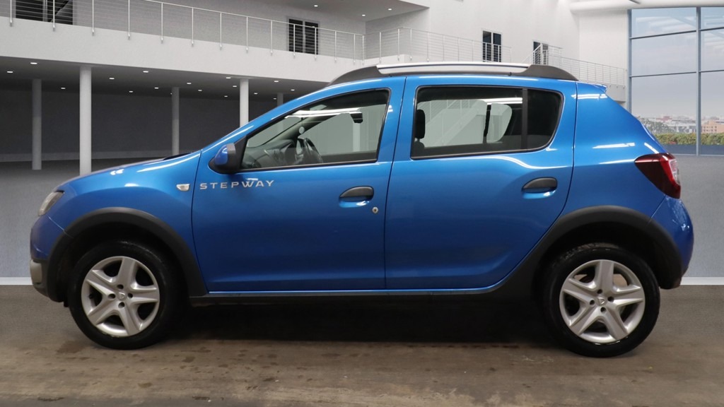 Used Dacia Sandero Stepway 2014 for sale - 77937324: Photo 6