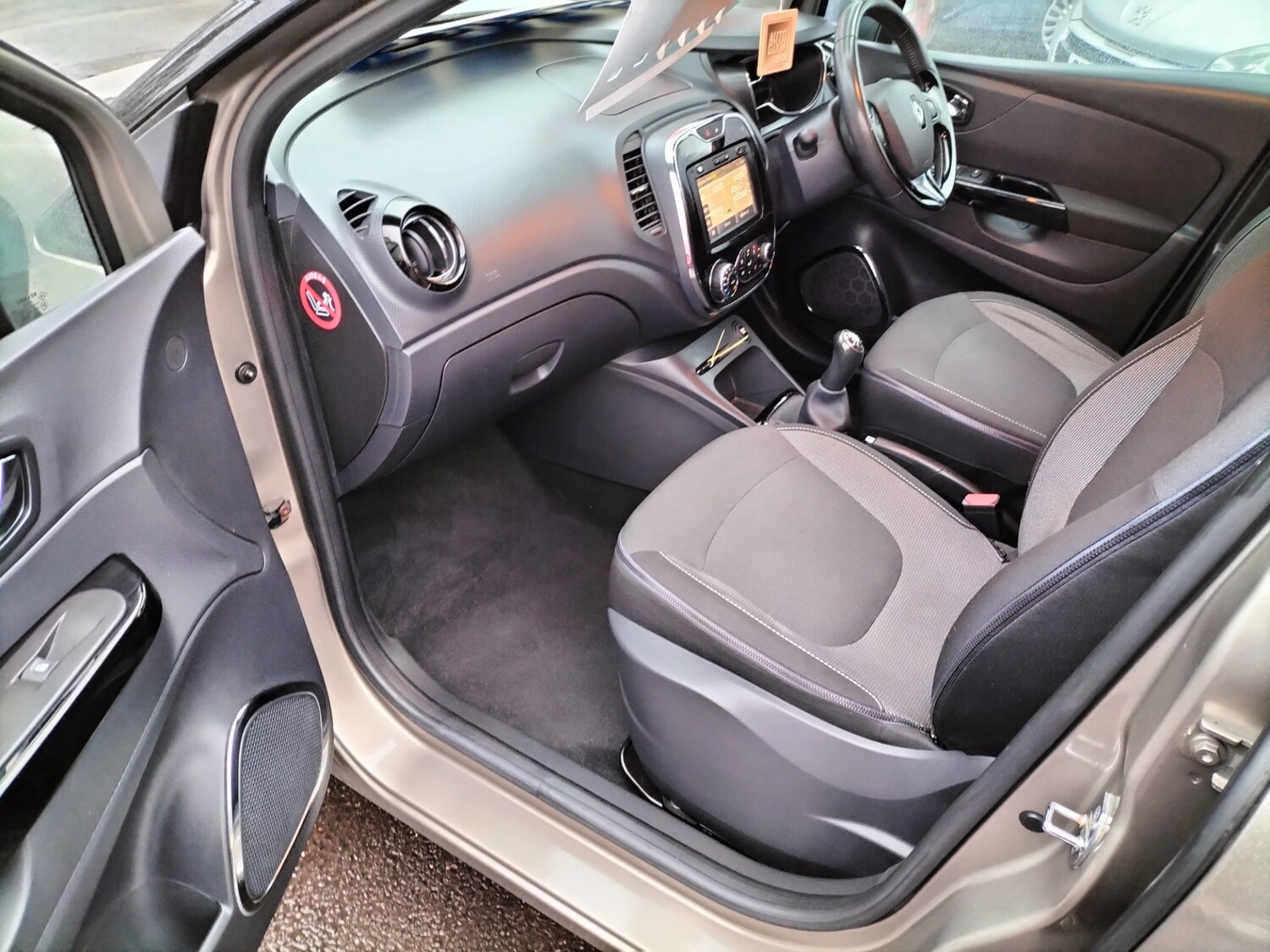 Used Renault Captur 2014 for sale - 77271409: Photo 14