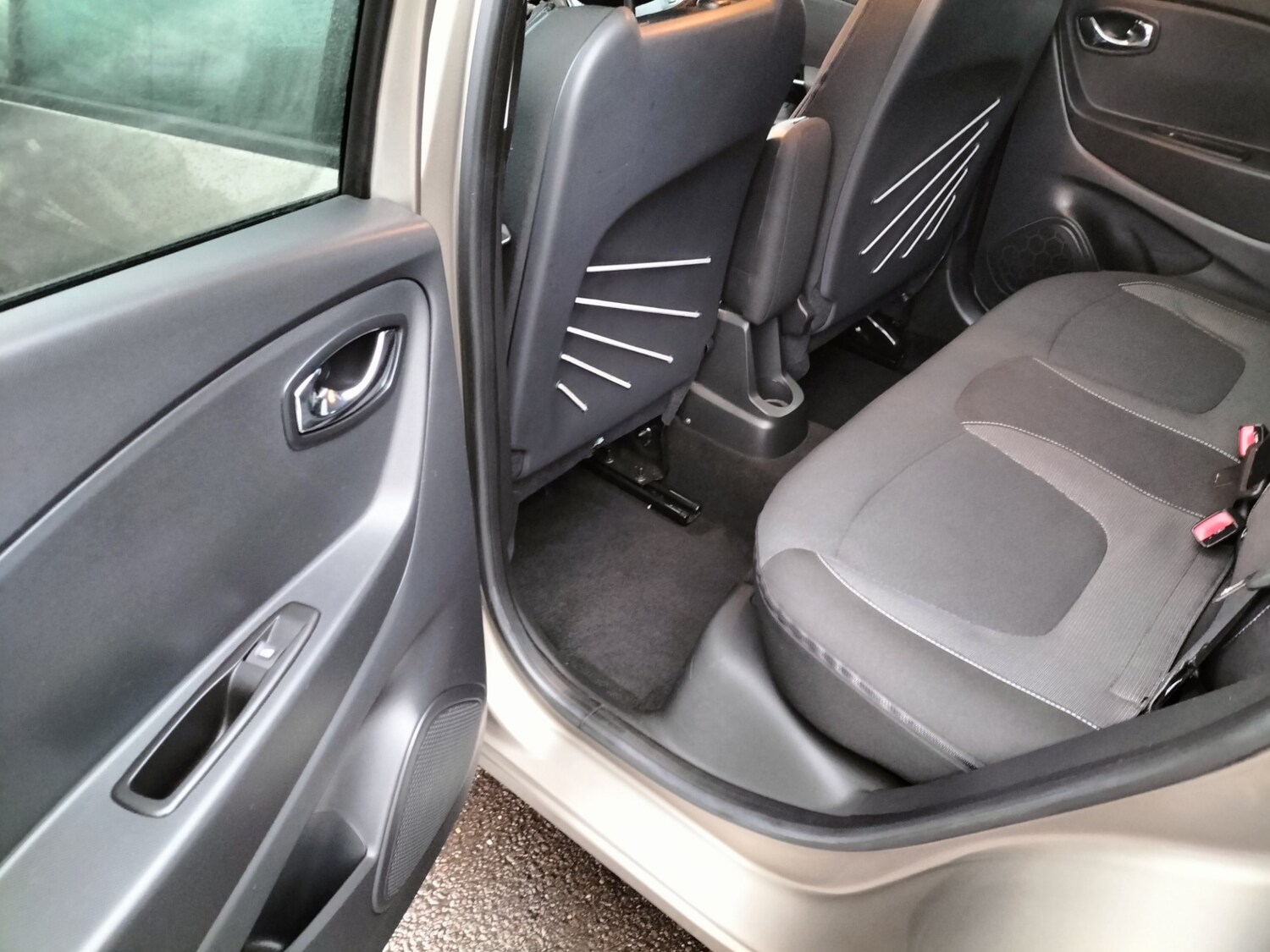 Used Renault Captur 2014 for sale - 77271409: Photo 15