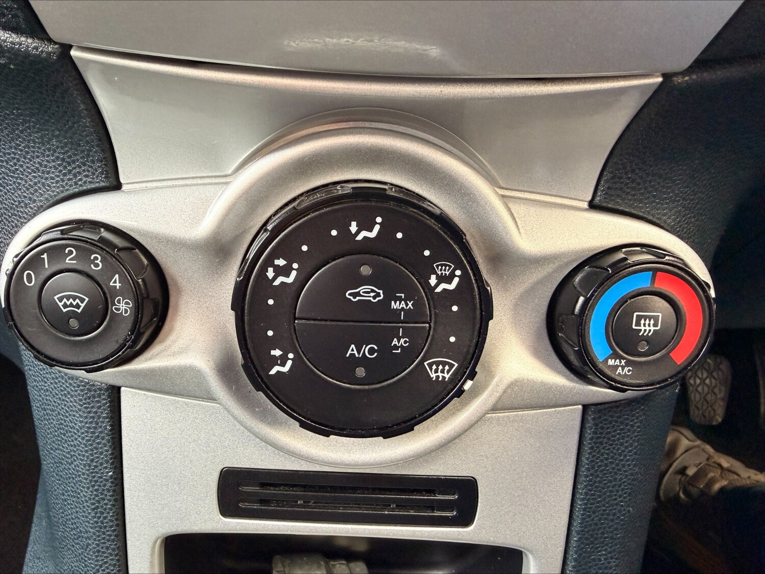 Used Ford Fiesta 2012 for sale - 76518038: Photo 24