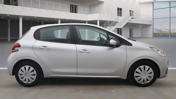 Used Peugeot 208 2015 for sale - 74635585: Photo 6