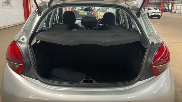 Used Peugeot 208 2015 for sale - 74635585: Photo 8