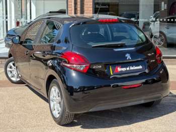 Used Peugeot 208 2016 for sale - 74637806: Photo