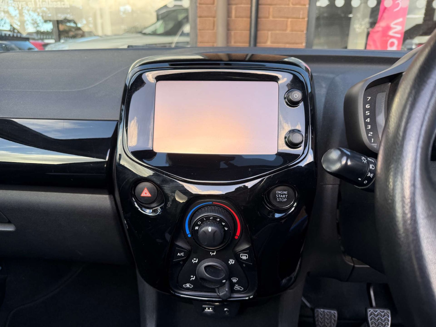 Used Peugeot 108 2015 for sale - 76757119: Photo 18