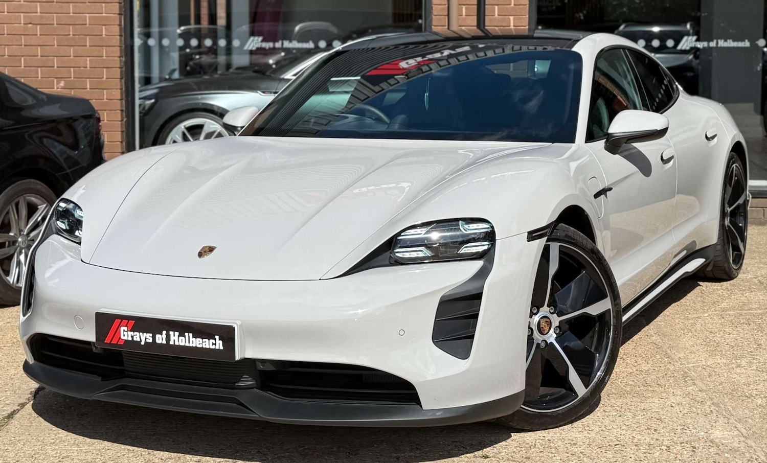 Used Porsche Taycan 2021 for sale - 76848478: Photo 4