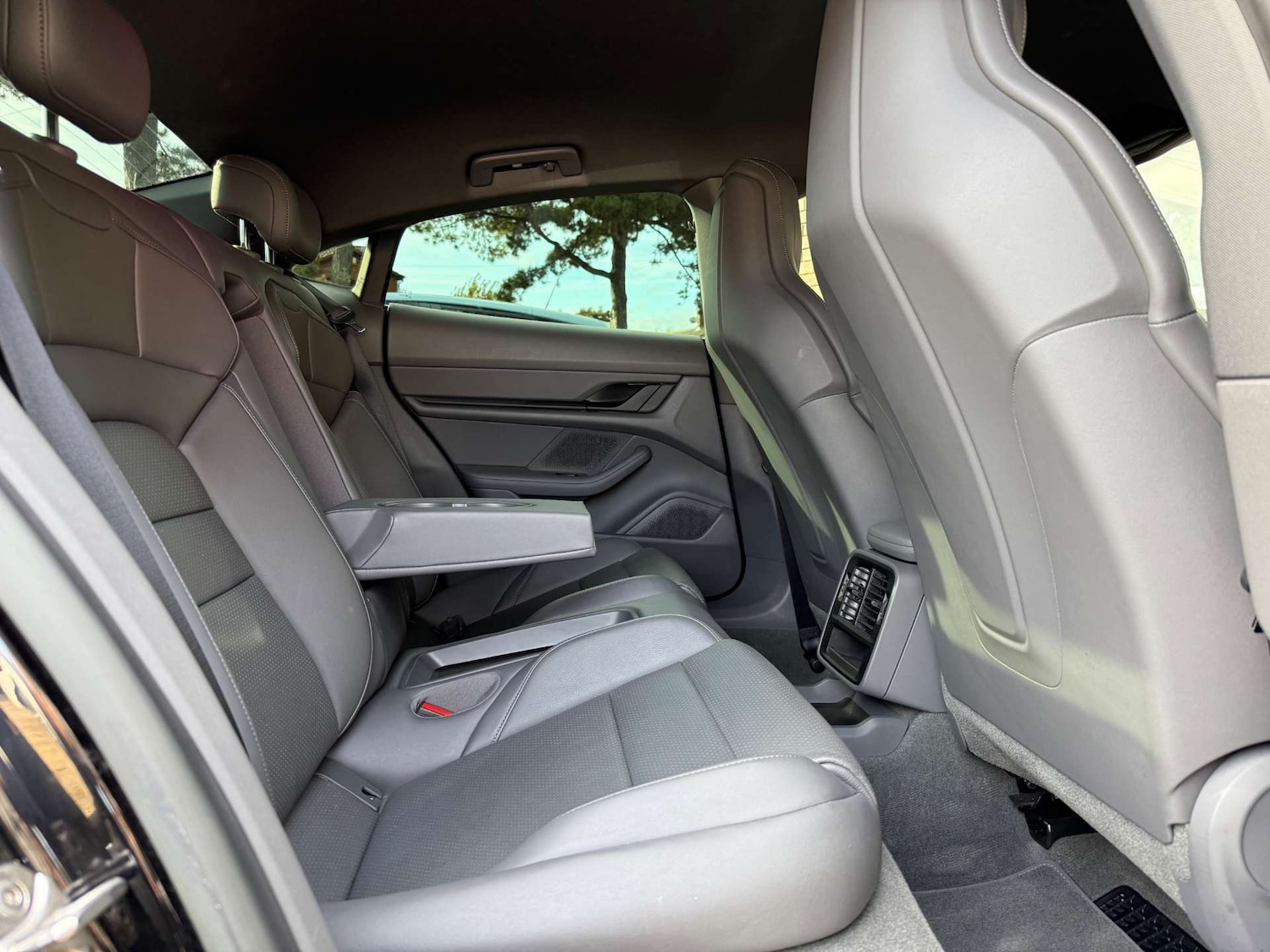 Used Porsche Taycan 2022 for sale - 76602154: Photo 8