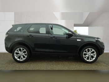 Used Land Rover Discovery Sport 2018 for sale - 79233082: Photo