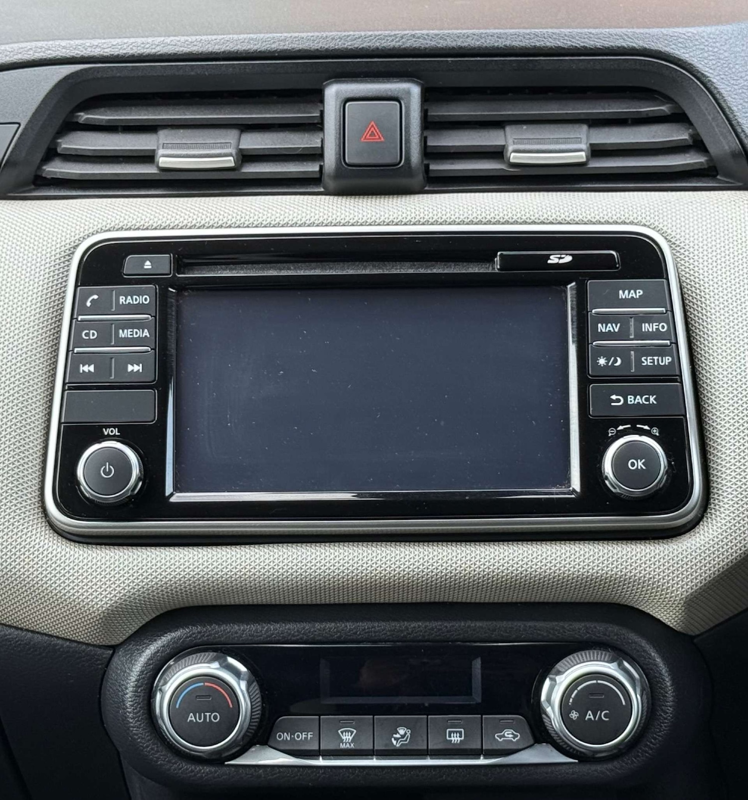 Used Nissan Micra 2017 for sale - 76278320: Photo 14