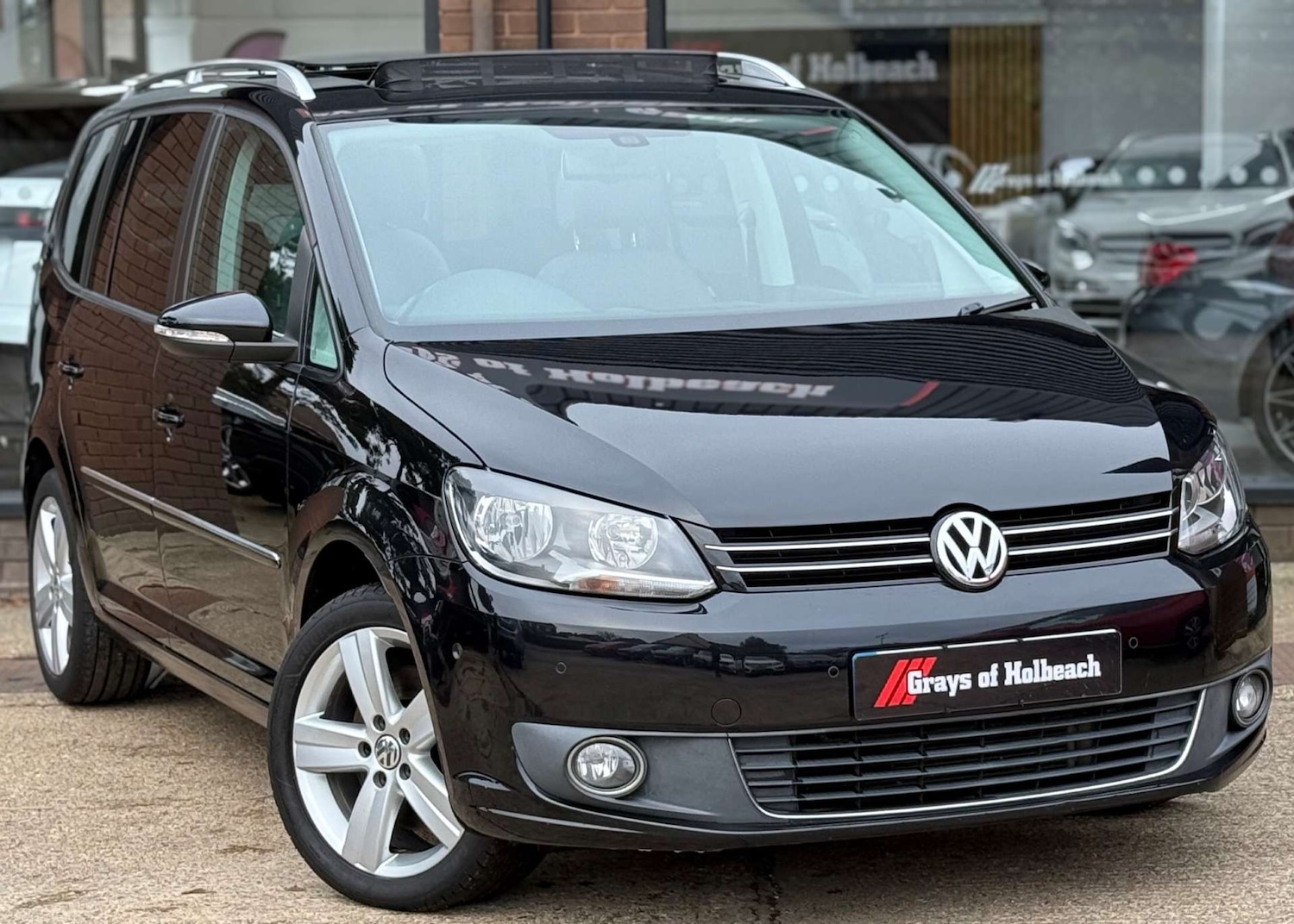 Used Volkswagen Touran 2014 for sale - 76533596: Photo 1