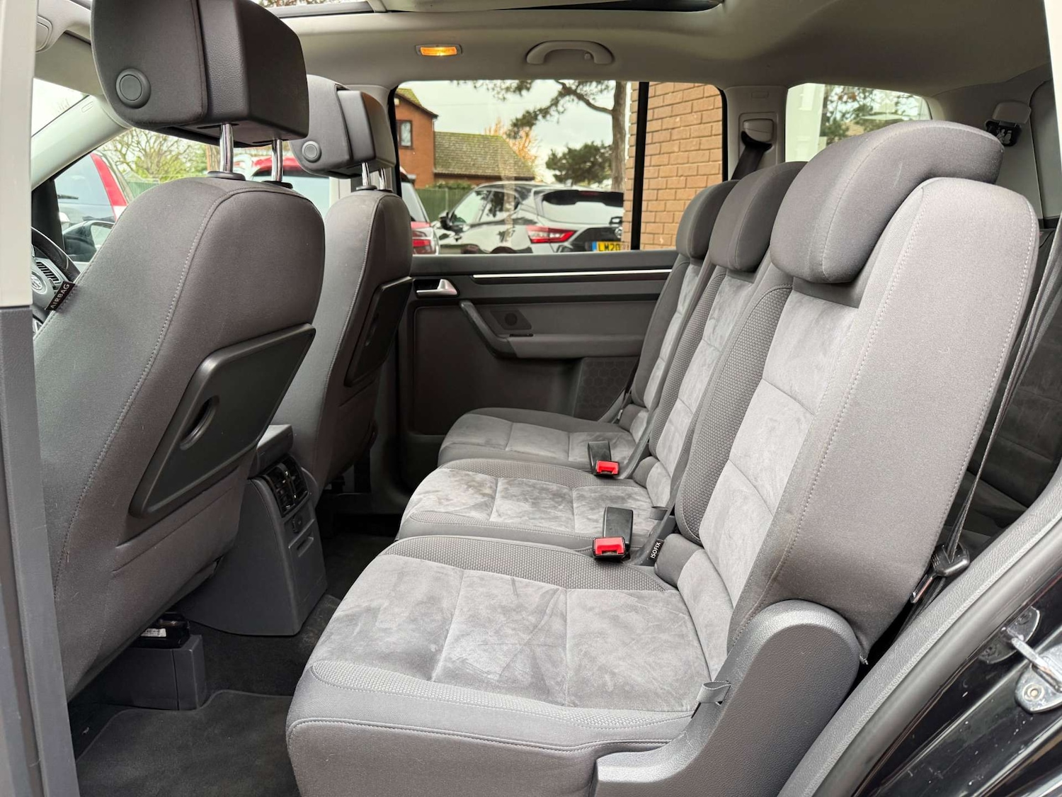 Used Volkswagen Touran 2014 for sale - 76533596: Photo 12