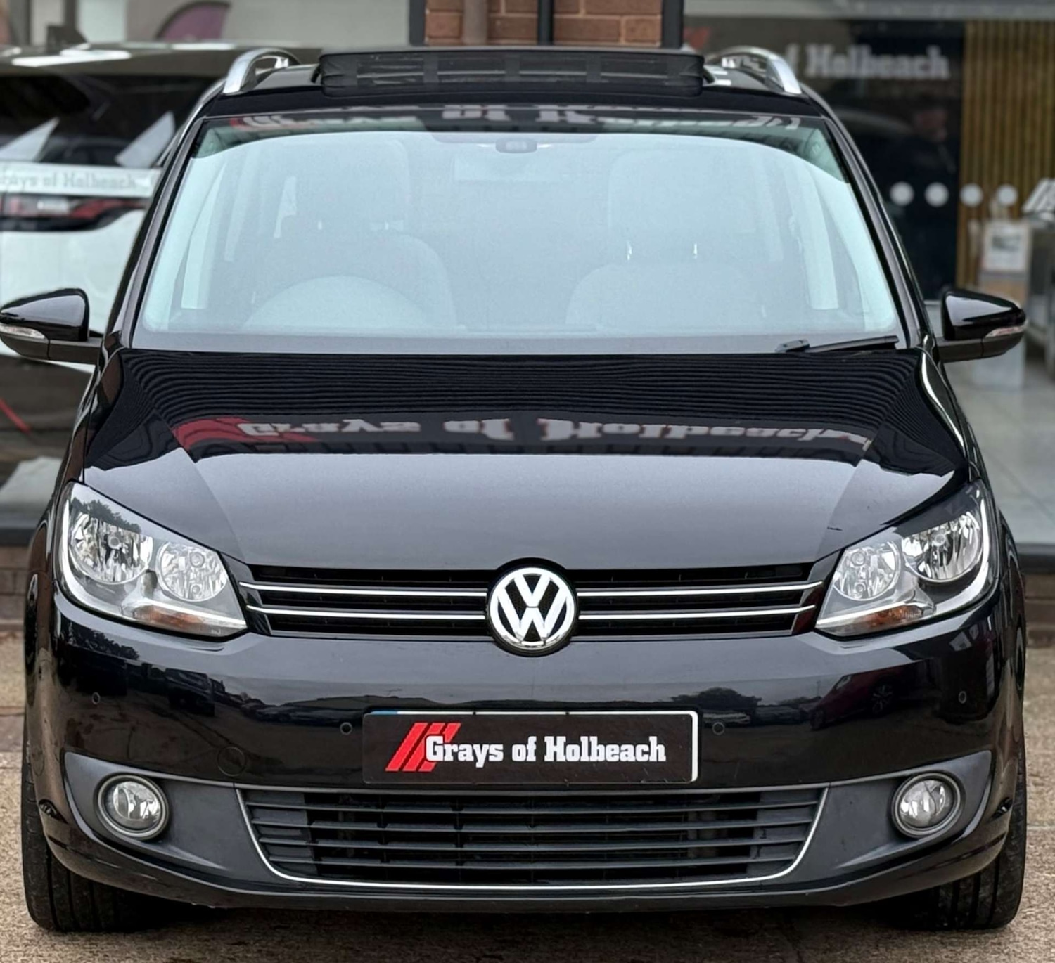 Used Volkswagen Touran 2014 for sale - 76533596: Photo 2